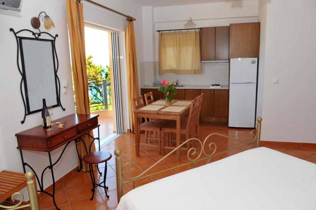 Kasimis Appartement Kyparissia Buitenkant foto